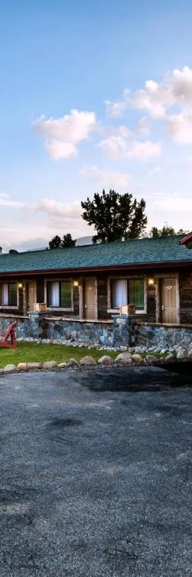 阿迪朗达克云杉山林小屋，位于威尔明顿的酒店