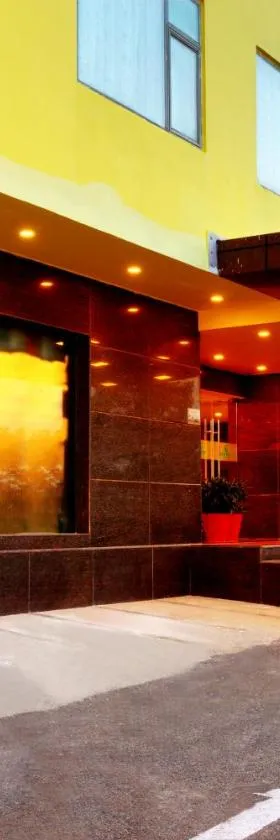 Lemon Tree Hotel, Katra，位于格德拉的酒店