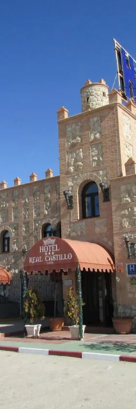 Hotel Real Castillo，位于拉瓜迪亚的酒店