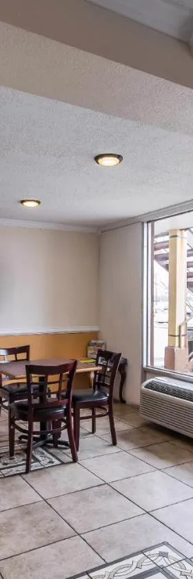 Rodeway Inn，位于霍普金斯维尔的酒店
