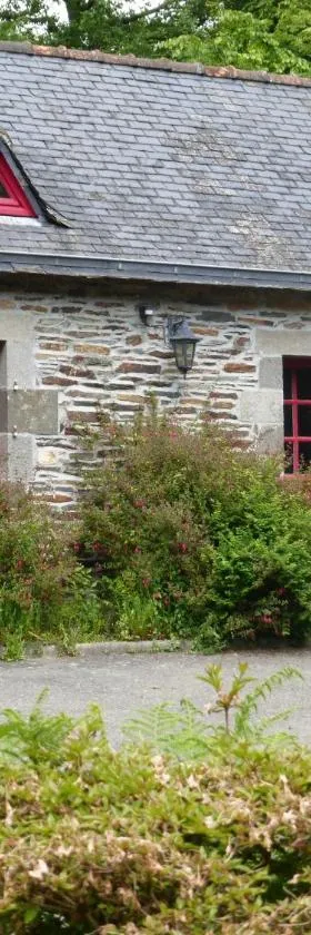 Moulin De Beuzidou，位于Saint-Urbain的酒店