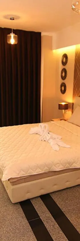 Hotel Korzo，位于比托拉的酒店