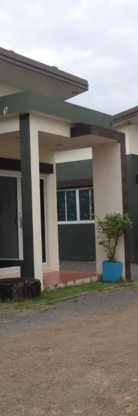 白排度假村 ，位于Khlung的酒店