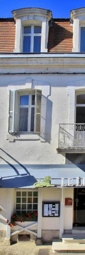 Logis Hôtel Le Lion d'Or，位于绍维尼的酒店