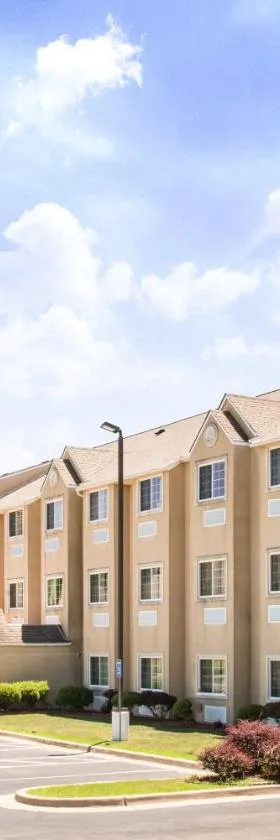 Microtel Inn & Suites Claremore Route 66，位于克莱尔莫尔的酒店