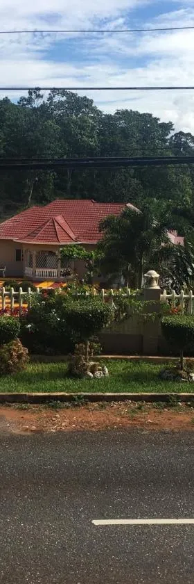 Cliffe Ranch，位于曼德维尔的酒店