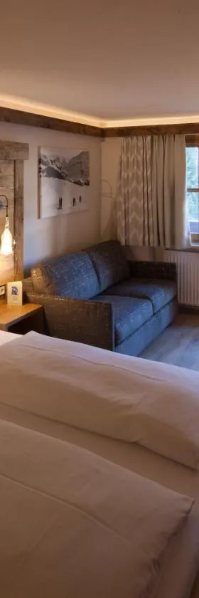 Alpine Lifestyle Berghotel Madlener，位于达米尔斯的酒店