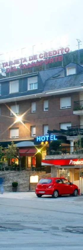 Hotel Valcarce Camino de Santiago，位于拉波尔特拉德瓦尔卡的酒店