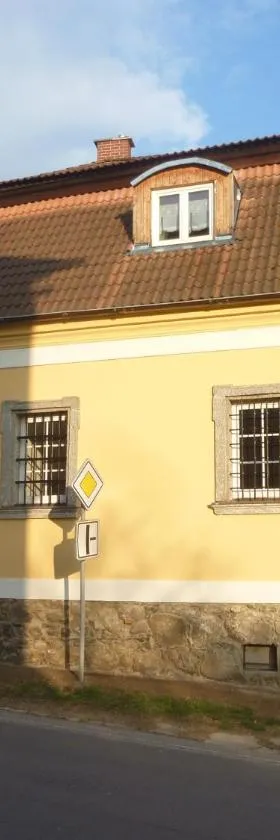 Guest House U Zlatého Jelena，位于Žinkovy的酒店