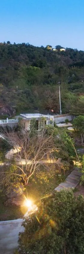 十二点度假村，位于Si Khio的酒店