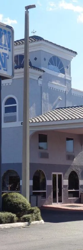 拉斯金坦帕太阳城中心酒店，位于拉斯金的酒店