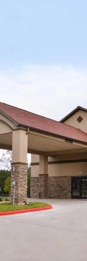 Scottish Inn & Suites - Conroe，位于孔洛的酒店