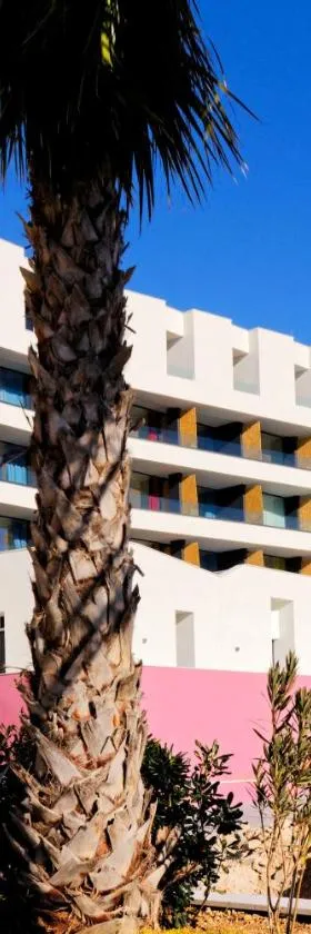 Hotel Ola - Adults Only，位于特罗吉尔的酒店