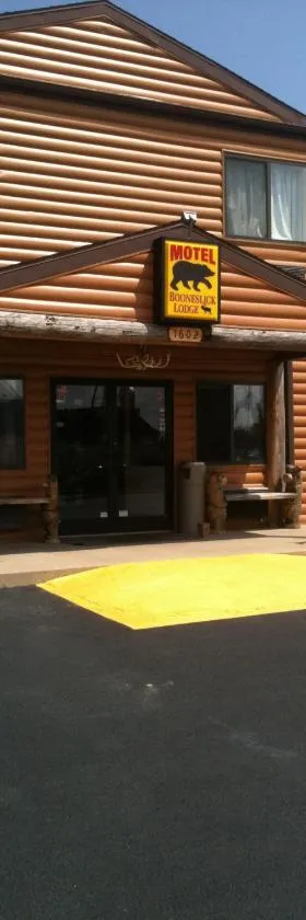 尼欧肖本娜斯力克洛奇汽车旅馆，位于Neosho的酒店