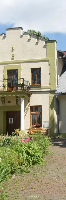 Dworek Młynarza，位于扎托尔的酒店