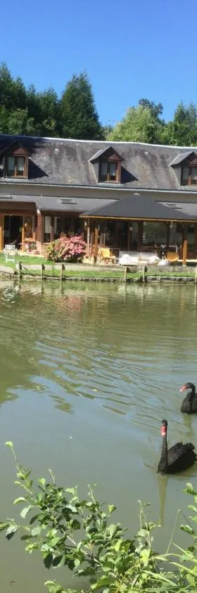 勒木兰住宿加早餐旅馆，位于Luceau的酒店