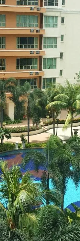 凯瑟行政住宿东湖公寓，位于Kampong Bohol的酒店