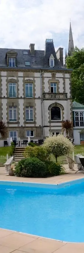 Clos de Vallombreuse, The Originals Relais，位于杜瓦讷内的酒店