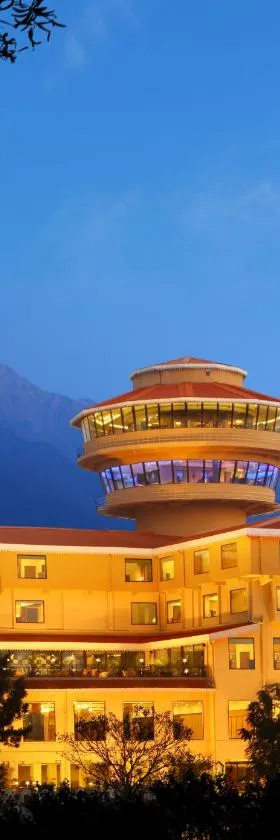 RS纳萨诺瓦门廊酒店，位于帕拉姆普尔的酒店