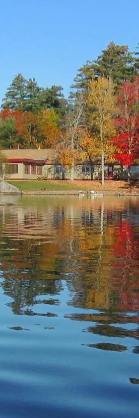 Alamoosook Lakeside Inn Orland，位于Orland的酒店