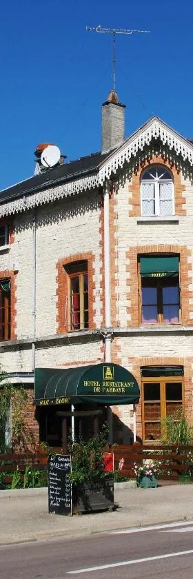 圣阿布耶酒店及餐厅，位于Clairvaux的酒店