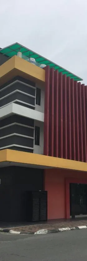 普瑞米尔兹酒店，位于拉布安的酒店