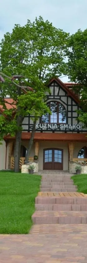 Hotel Kuźnia Smaków，位于Małe Pułkowo的酒店