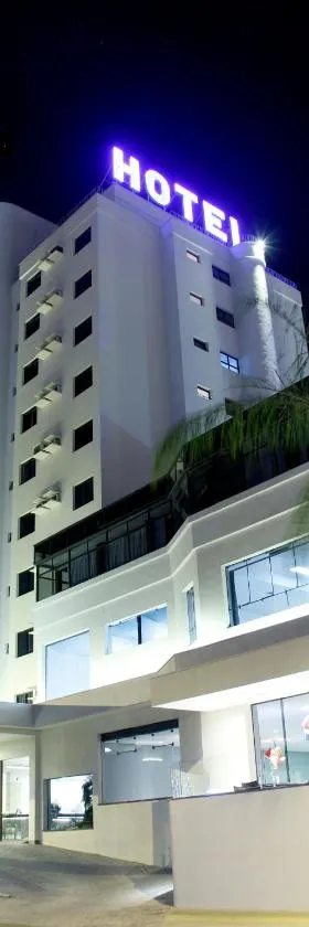Antonio´s Palace Hotel，位于皮拉西卡巴的酒店