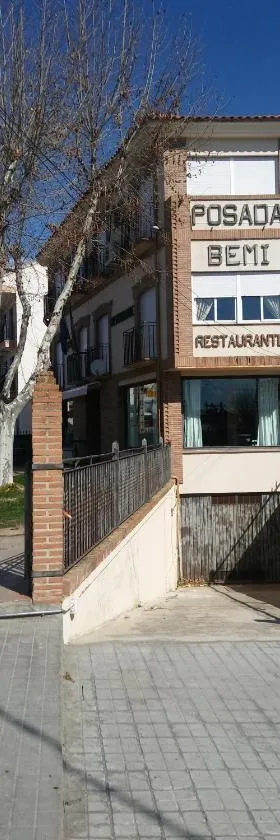 Bar Posada Bemi，位于阿尔摩洛克斯的酒店