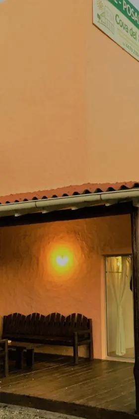 Posada Cova Del Sol，位于拉佩德雷拉的酒店