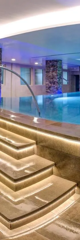 Hotel Spa Rio Ucero，位于厄尔·布尔戈·德·奥斯马的酒店