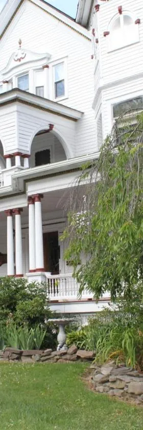 Victorian Charm Inn，位于Towanda的酒店