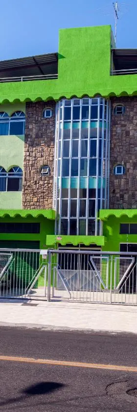 Hotel Oasis，位于孔塔任的酒店
