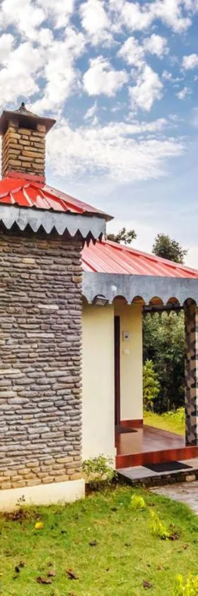 Himalaya Darshan Resort，位于考萨尼的酒店