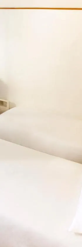 钟楼当科克东安布加佩尔酒店，位于艾姆波茨卡佩尔的酒店