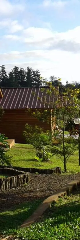 卡瓦尼亚斯多拉利亚山林小屋，位于奥韦拉的酒店