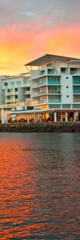 Ramada Hotel & Suites by Wyndham Ballina Byron，位于巴利纳的酒店