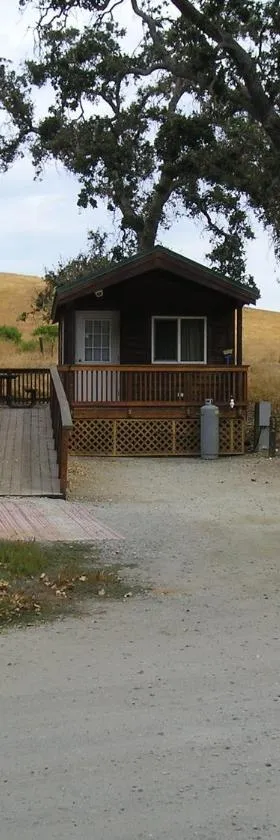 圣贝尼托露营度假村9号一卧室小屋，位于Paicines的酒店