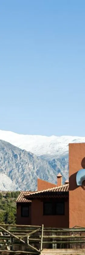 Hotel & Winery Señorío de Nevada，位于Villamena 的酒店