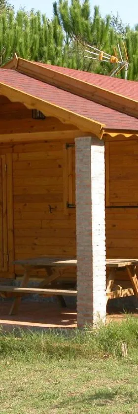 Bungalows y Glamping Medina Sidonia，位于麦地那西多尼亚的酒店