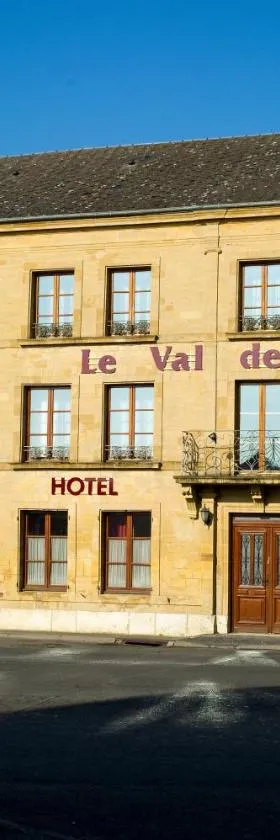 Logis Hôtel Le Val de Vence，位于Launois-sur-Vence的酒店