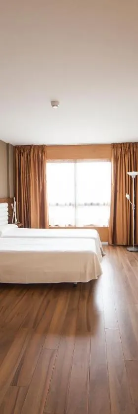 Hotel Duero，位于拉古纳德杜埃罗的酒店