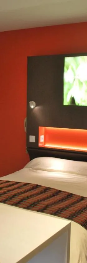 Logis Hôtel & Restaurant Les Perce-Neige，位于Bonnétage的酒店