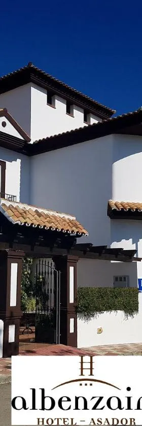 阿萨多阿尔本扎酒店，位于Fuensanta的酒店