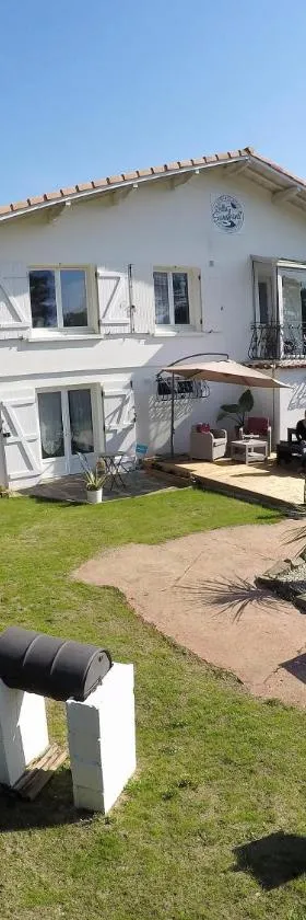 Villa Sunshine，位于比斯卡罗斯海滩的酒店
