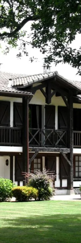 Auberge des Pins - Teritoria，位于Sabres的酒店