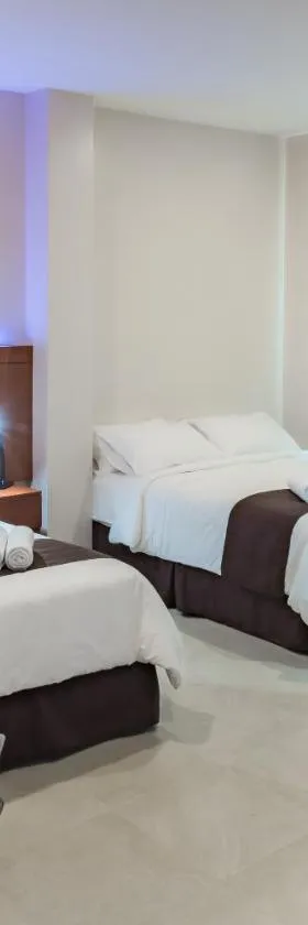 Hotel La Ría Durán，位于Durán的酒店