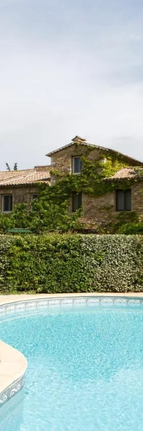 Le Mas Des Aigras - Hôtel & Restaurant de Charme en Provence，位于奥朗日的酒店