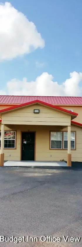 Budget Inn，位于Hallettsville的酒店
