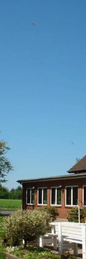 米克尔博格库洛旅馆，位于Rødding的酒店